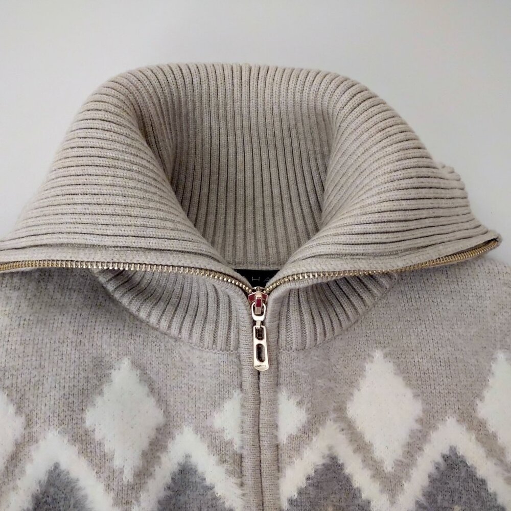 Tahari Women's Beige-White-Gray Patterned Zippered Sweater (Size Small)
